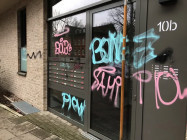 Graffitientfernung Hamburg - Beschmierter Eingangsbereich